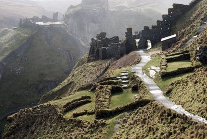 Guidebooks.
Tintagel Castle, Tintagel, Cornwall.
General view of castle site.